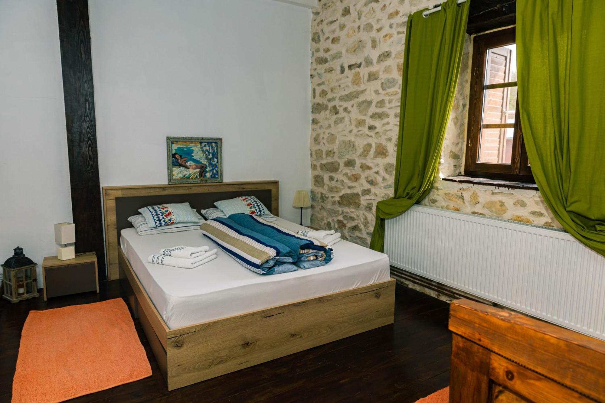 Casa Thea Cheile Nerei Hotel Szakalár Kültér fotó