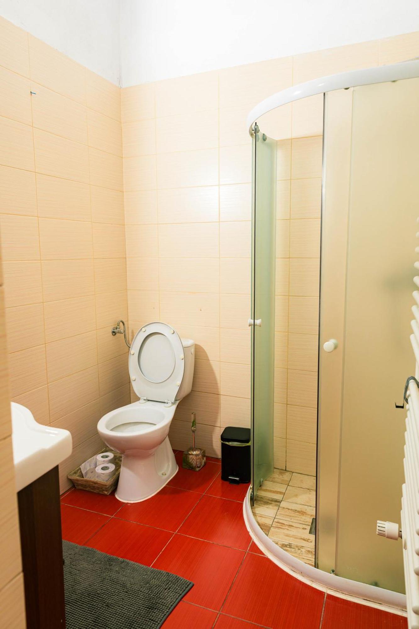 Casa Thea Cheile Nerei Hotel Szakalár Kültér fotó